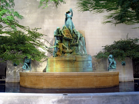 Fountain of the Great Lakes, South Garden, Art Institute of Chicago  (photo copyright 2012 by M.R. Traska; all rights reserved)